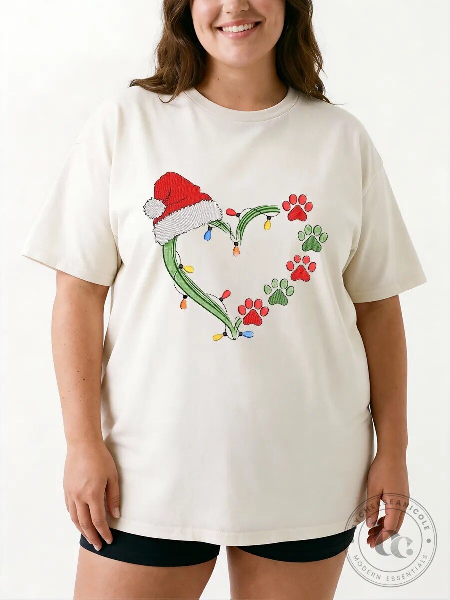 Vintage Christmas Dog Paws Heart Santa Hat Holiday Lights T-Shirt